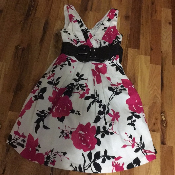 Dresses & Skirts - Must bundle